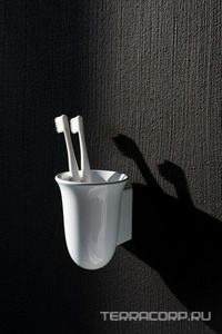 Стакан для зуб.щеток подвесной, керамический Saphirkeramik (цв. белый),  ZZ Laufen The New Classic 8.7385.4.000.000.1