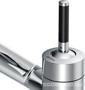 Смеситель для кухни, поворотный излив 236мм, (корпус цв.хром, ручка цв.чёрный),  Damixa Arc 290007464