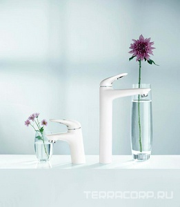 Смеситель однорычажный для раковины, c донным клапаном, белый/хром Grohe Eurostyle New 33558LS3