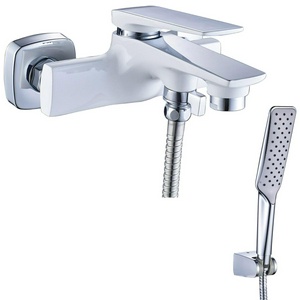 Смеситель для ванны/душа , с установочным комплектом, аксессуарами (шланг, лейка), белый/ хром Lemark Allegro LM5914CW