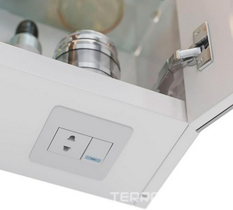 Зеркало-шкаф   70х80 см 2-х дверный, с козырьком-подсветкой, с розеткой, ца. белый, ZZ Lemark ZENON LM70ZS-Z