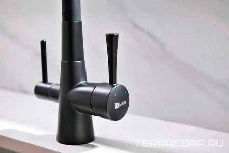 Смеситель для кухни Comfort, c подключением к фильтру, цвет черный ZZ Lemark comfort LM3075BL