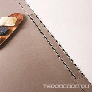 Душевой трап Berges B1 Keramik 700 нержавеющая сталь, решетка  хром глянец, S-сифон боковой ZZ Berges Универсал 091118