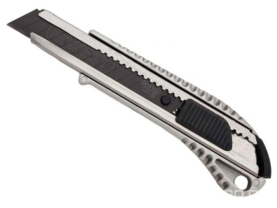 Укладка плитки Нож строительный мет.18мм. Лезвие SK5 BLACK.  (арт 15500) IRWEST IRWEST 