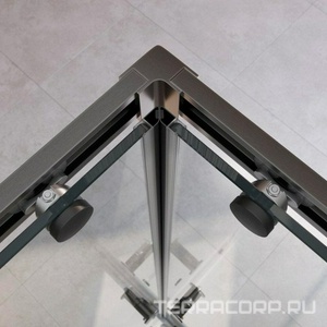 Душевой уголок 900х900хh2000мм, квадратн., 2 сдвижные дверцы с 2-мя неподв. сегм. (стекло прозрачное 8 мм, фурнит.цв.оружейная сталь), Relax ZZ Cezares relax RELAX-304-A-2-90-C-GM