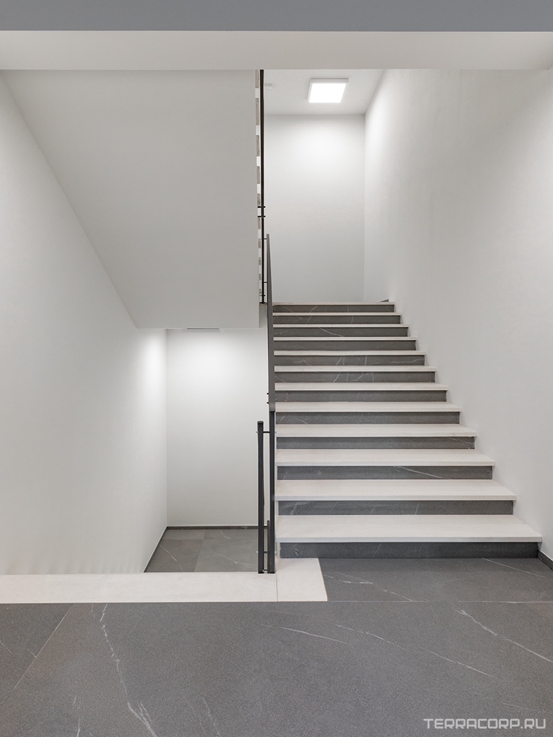 Керамогранит Laminam IN-SIDE Pietra Piasentina Grigio 5,6 мм ZZ 120x300 Серый, фото 5